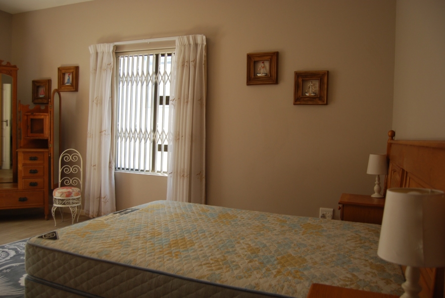 To Let 3 Bedroom Property for Rent in Calypso Beach Western Cape